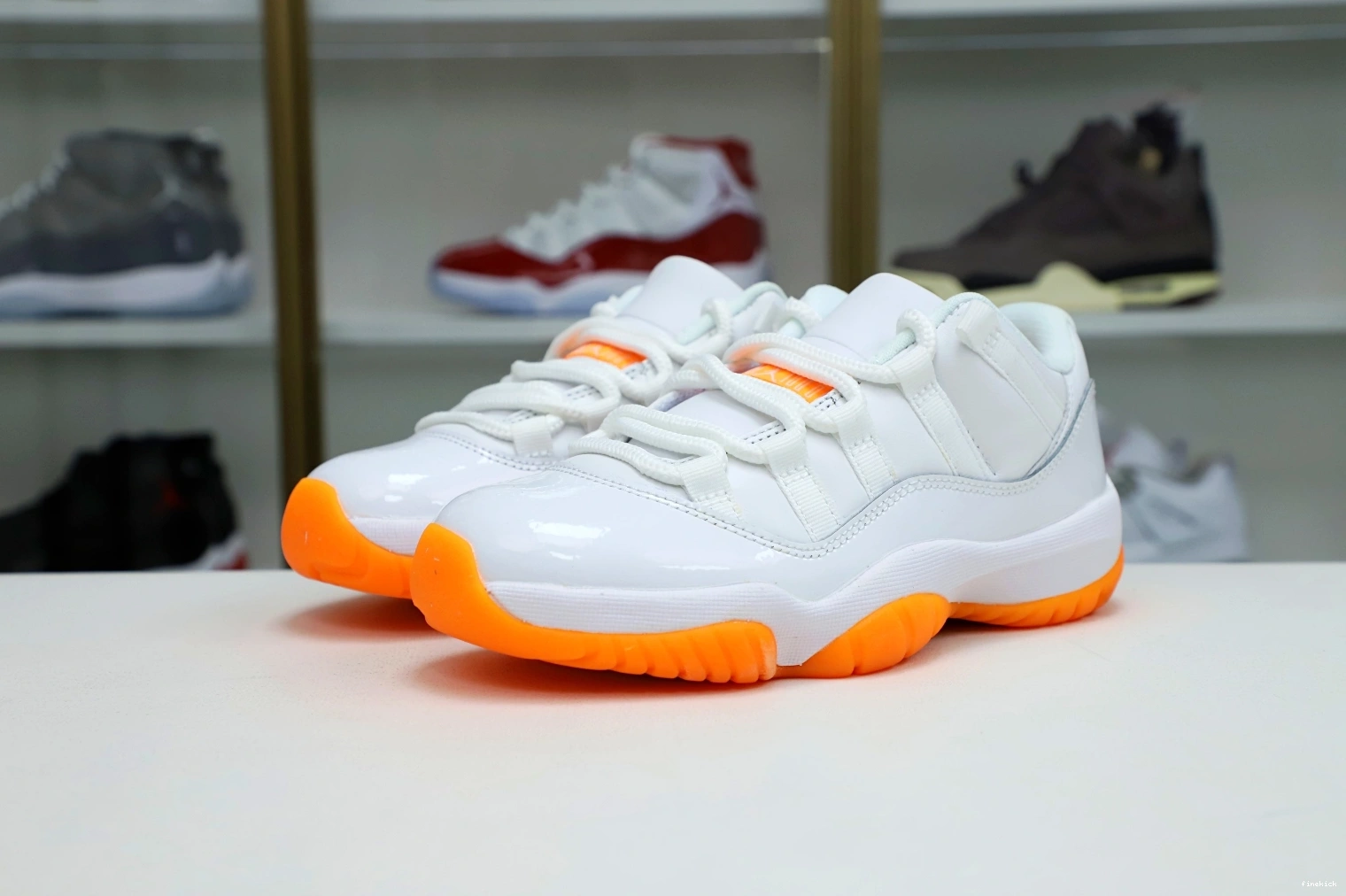 11 CITRUS' 'BRIGHT WMNS LOW RETRO JORDAN AIR 1104
